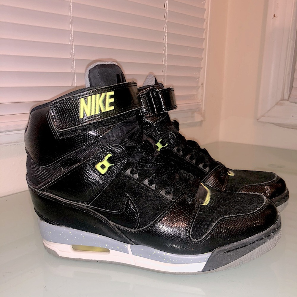 Nike Air Revolution Sky Hi shoes